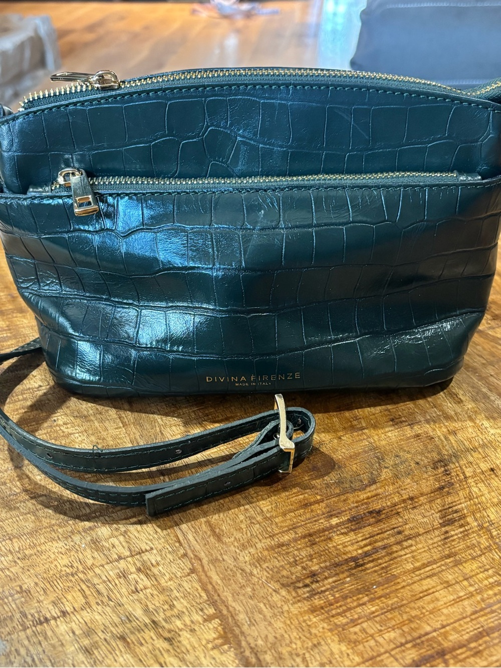 Divina Firenze Hunter Green Croc-Embossed Leather Crossbody Bag